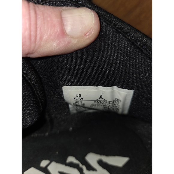 Size 5.5 Youth- Air Jordan Zion 2 One Never Done Great Condition Used No Box - Picture 7 of 9